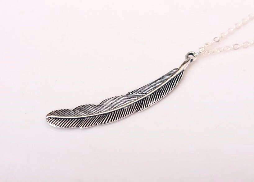 Collier multicouche en plumes de feuilles turquoise