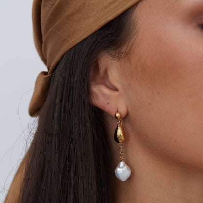 Boucle d'oreille pendante en perles Layla