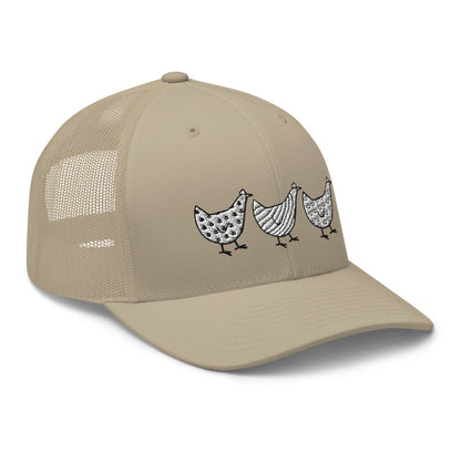 Casquette de camionneur Jacki Easlick Three Chickens
