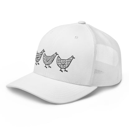 Casquette de camionneur Jacki Easlick Three Chickens