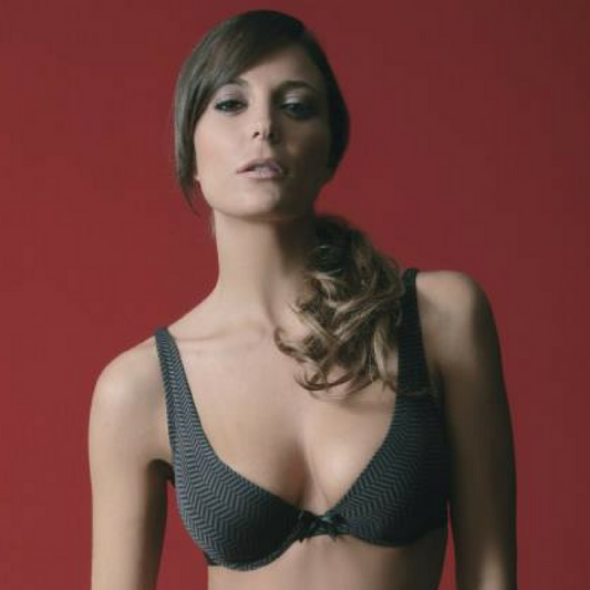 Sujetador push-up con escote en V profundo Sassa Dark Soul